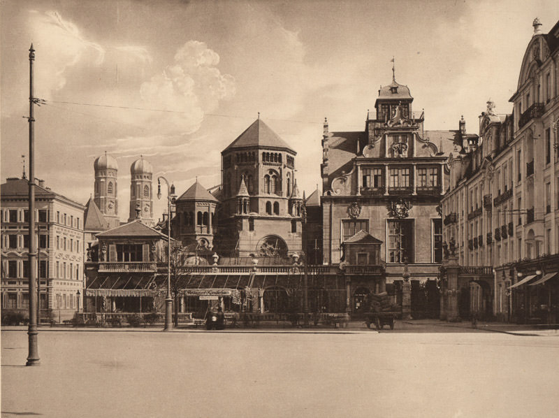 Lenbachplatz und Künstlerhaus um 1910