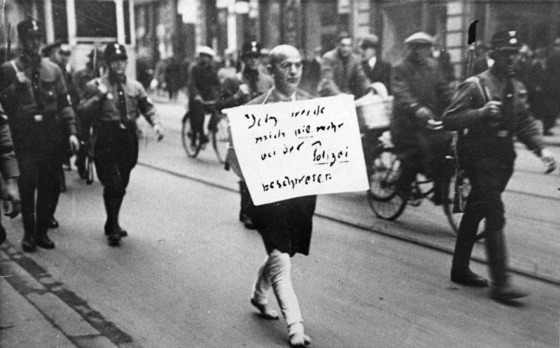 Demütigung von Rechtsanwalt Siegel