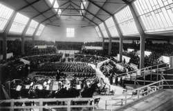 Neue Festhalle