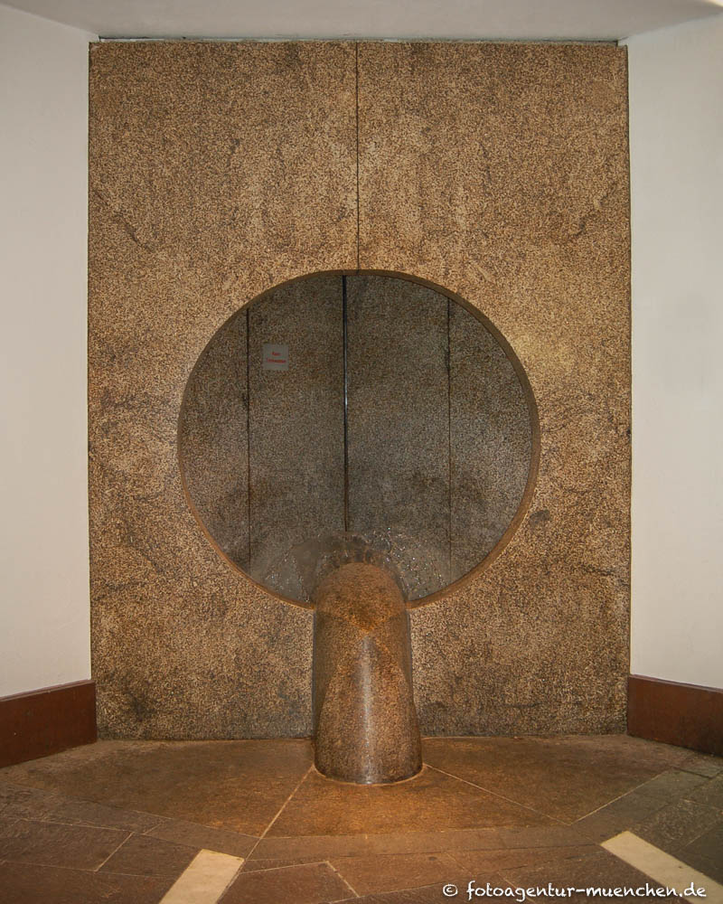 Lichtmuschel - Rucker Hans – Denkmal/Kunstwerk in München
