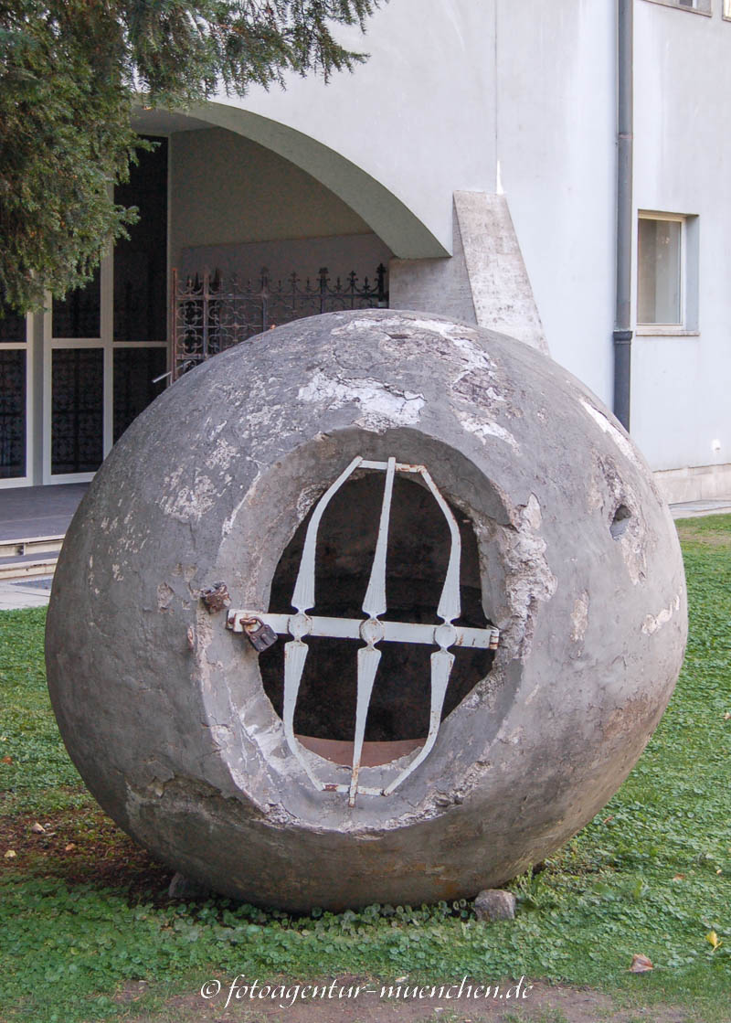 Ein-Mann-Bunker – Denkmal/Kunstwerk in München