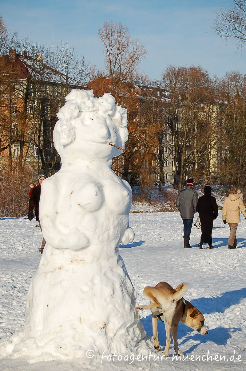 Schneefrau an der Isar
