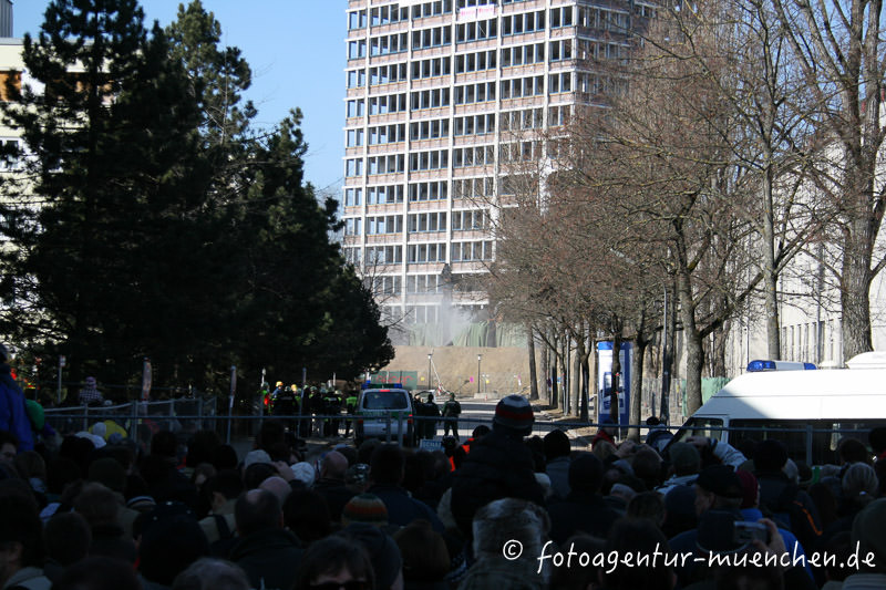 Agfa Hochhaus vor der Sprengung