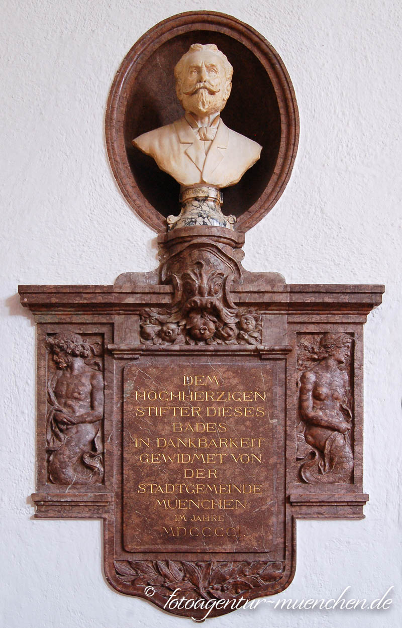 Gedenktafel und Büste von Karl Müller – Denkmal/Kunstwerk in München