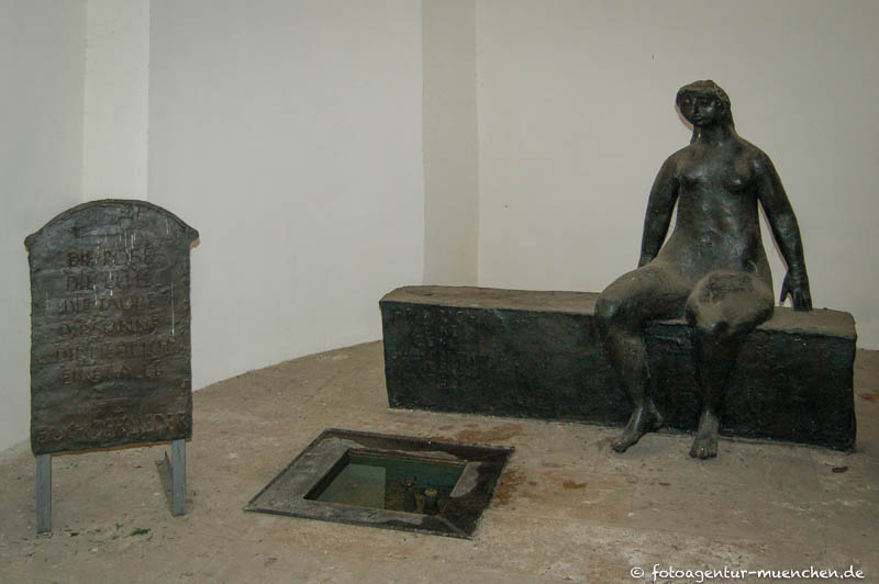 Heinrich-Heine-Brunnen - Stadler junior Toni – Denkmal/Kunstwerk in München