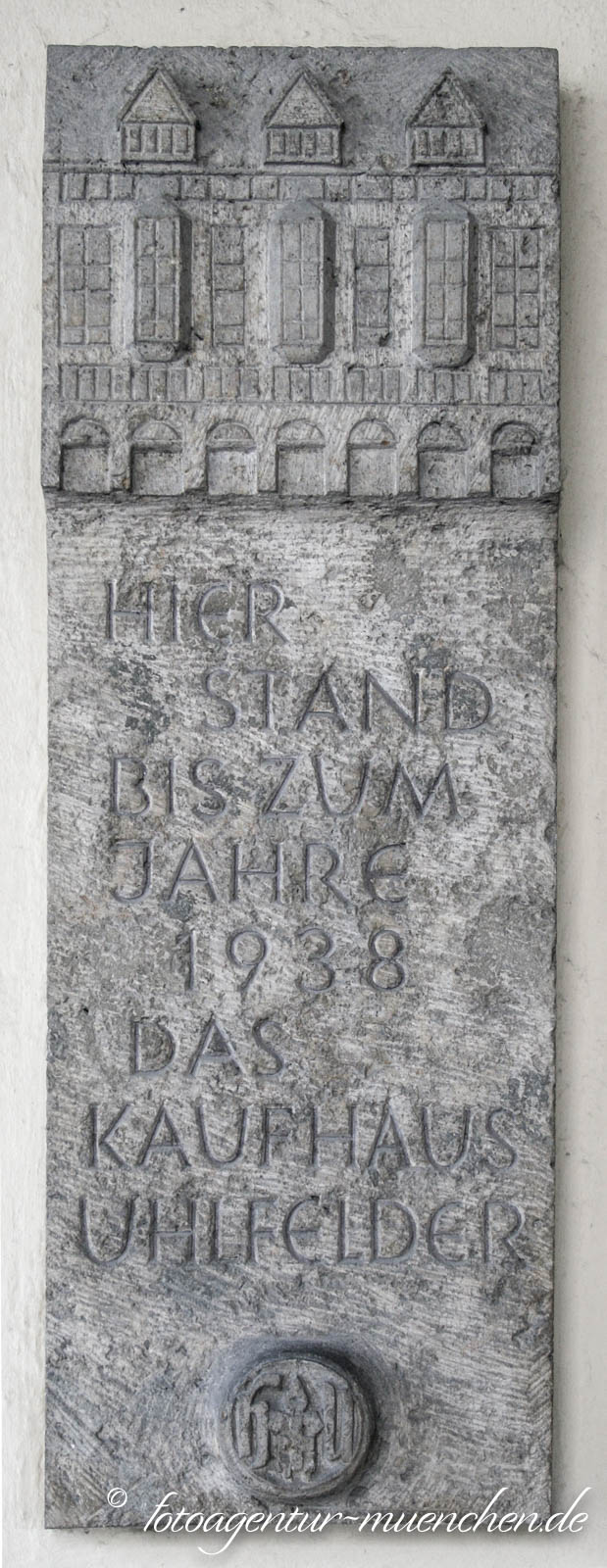 Gedenktafel Kaufhaus Uhlfelder