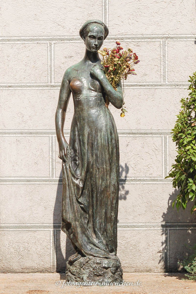 Julia - Costantini Nereo – Denkmal/Kunstwerk in München