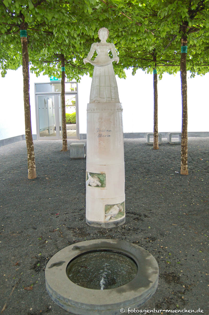Tauben-Marie-Brunnen - Henselmann Josef – Denkmal/Kunstwerk in München