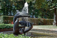 Delphin-Brunnen