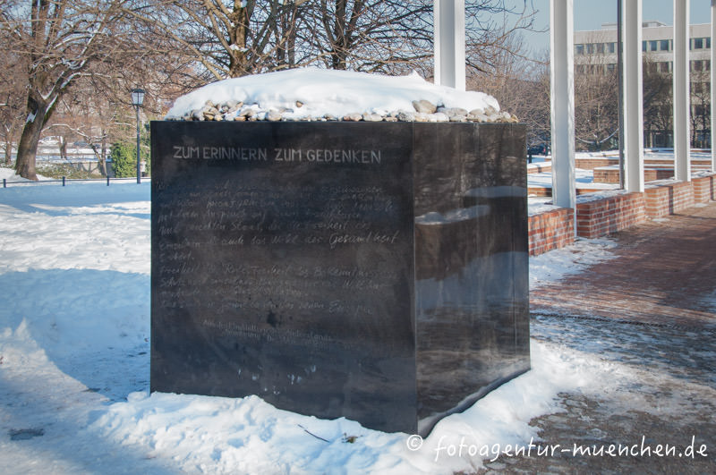 Mahnmal für die Opfer des Widerstandes - Kornbrust Leo – Denkmal/Kunstwerk in München