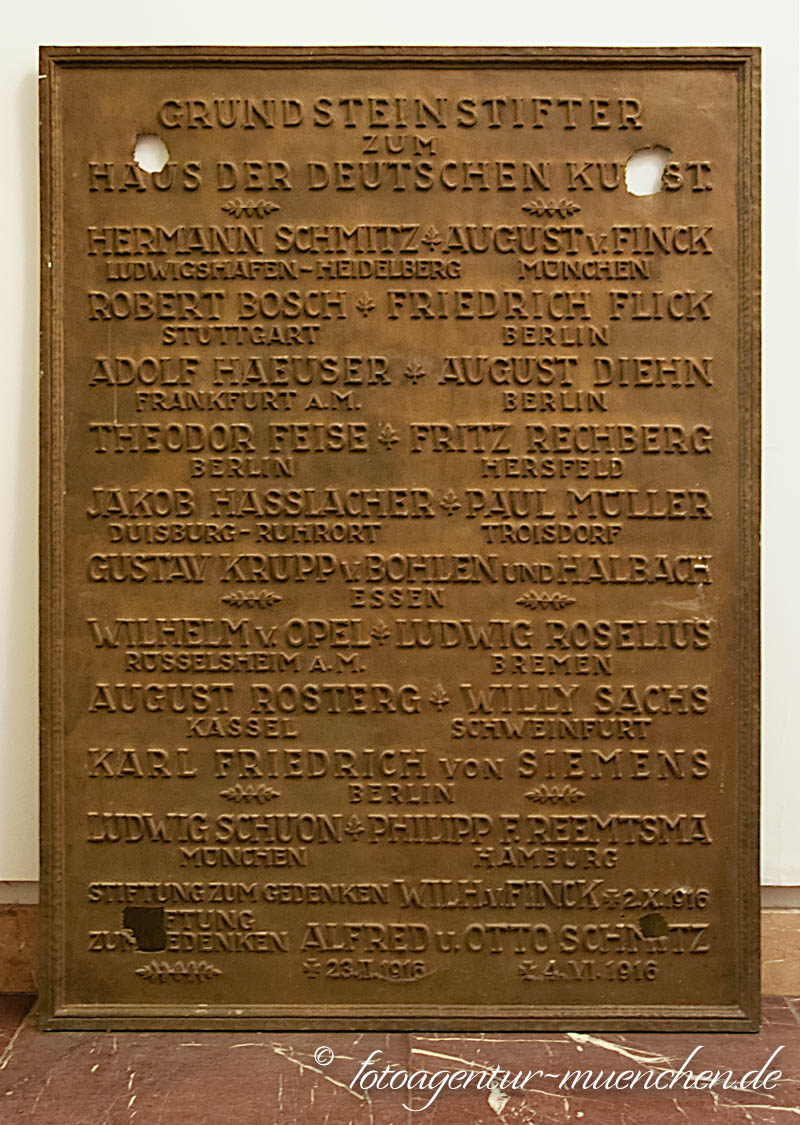 Grundsteinstifter zum Haus der Deutschen Kunst – Denkmal/Kunstwerk in München