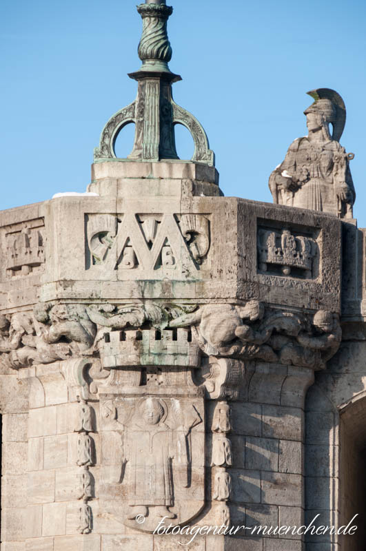 Maximilianbrücke - Bauschmuck