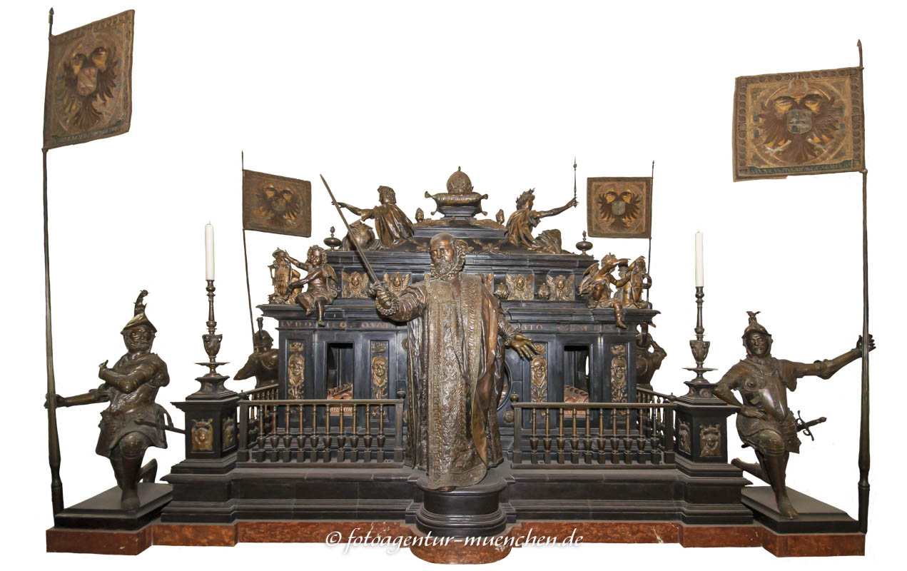 Kenotaph - Kaiser Ludwig der Bayer Grabmal Herzog Wilhelm V.