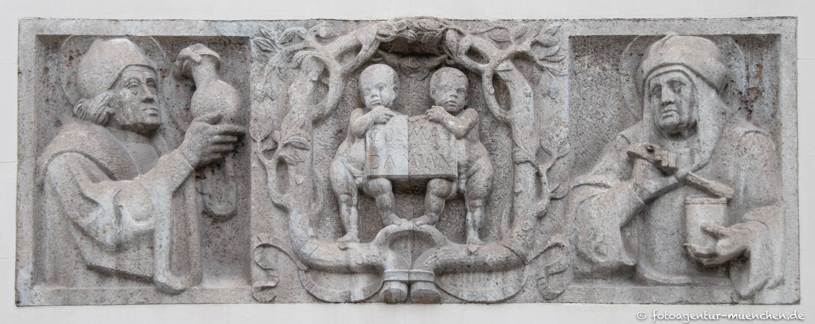 Poliklinik - Relief