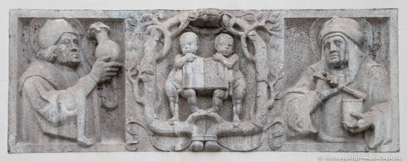 Poliklinik - Relief