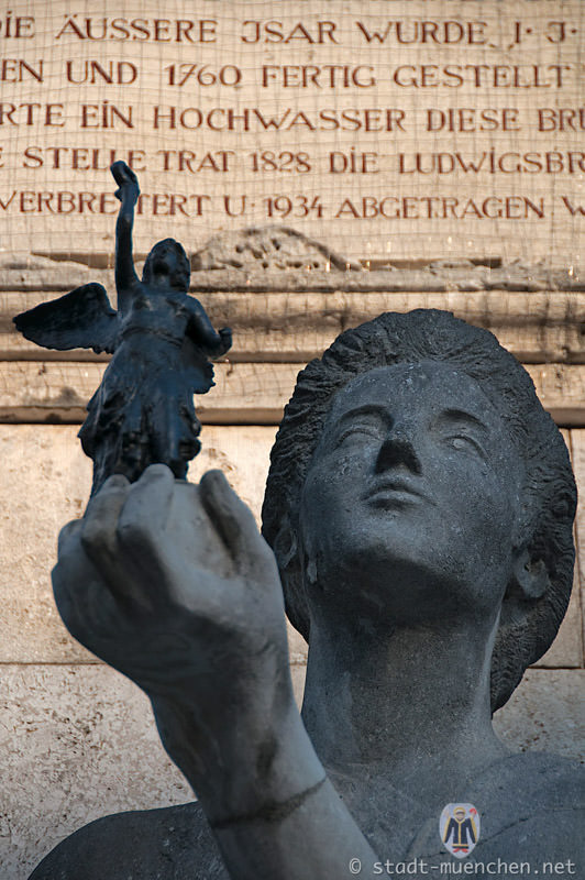 Sitzallegorie der Kunst - Ludwigsbrücke