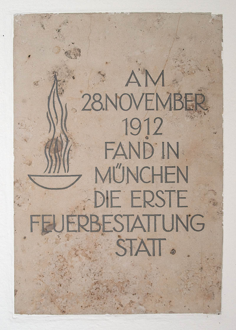 Erste Feuerbestattung – Denkmal/Kunstwerk in München
