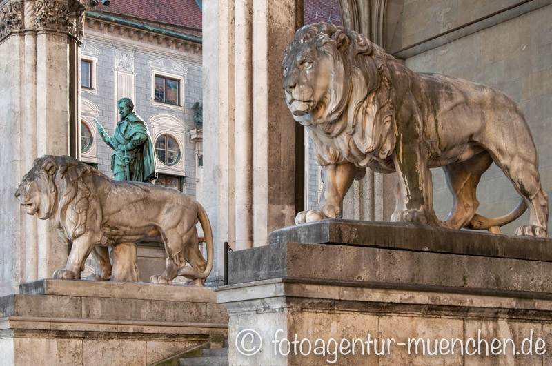 Zwei Löwen - Rümann Wilhelm von – Denkmal/Kunstwerk in München