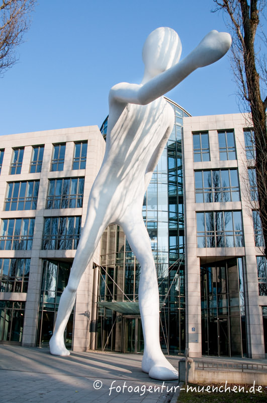 Walking Man - Borofsky Jonathan – Denkmal/Kunstwerk in München