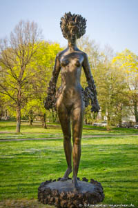 Gerhard Willhalm – Bronzeskulptur Daphne