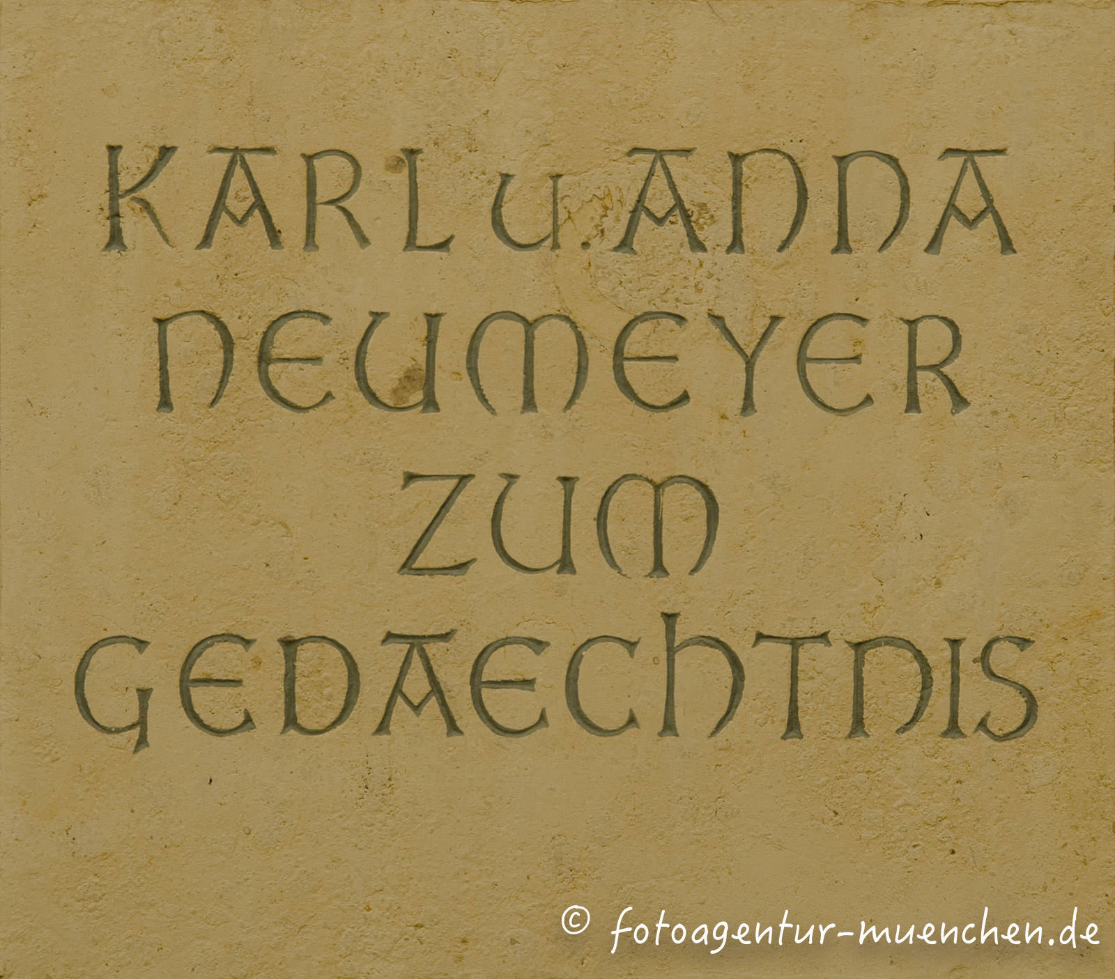 Gedenktafel - Karl und Anna Neumeyer