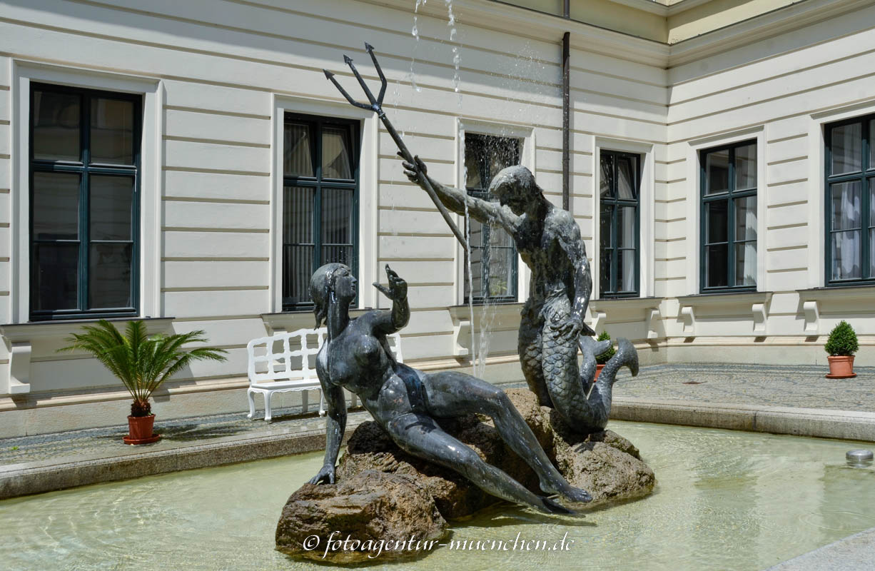 Isargott-Brunnen (Neptunbrunnen) - Rauch Ernst Andreas – Denkmal/Kunstwerk in München