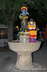 Gerhard Willhalm – Liesl Karlstadt-Brunnen