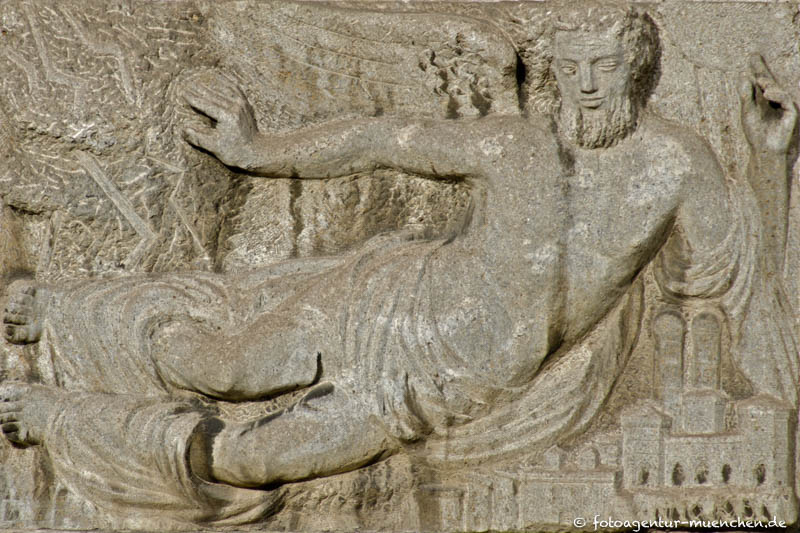 Relief »Schutz für die Stadt« - Dietz Elmar – Denkmal/Kunstwerk in München