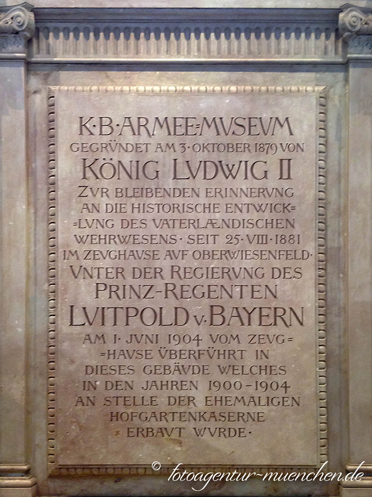 Gedenktafel - ehemaliges Armeemuseum