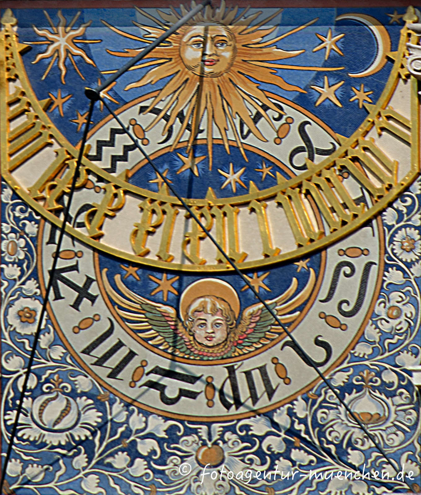 Sonnenuhr am Bayerischen Nationalmuseum