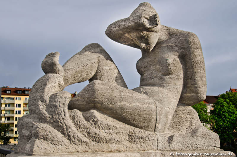 Badender weiblicher Ak - Koelle Fritz – Denkmal/Kunstwerk in München