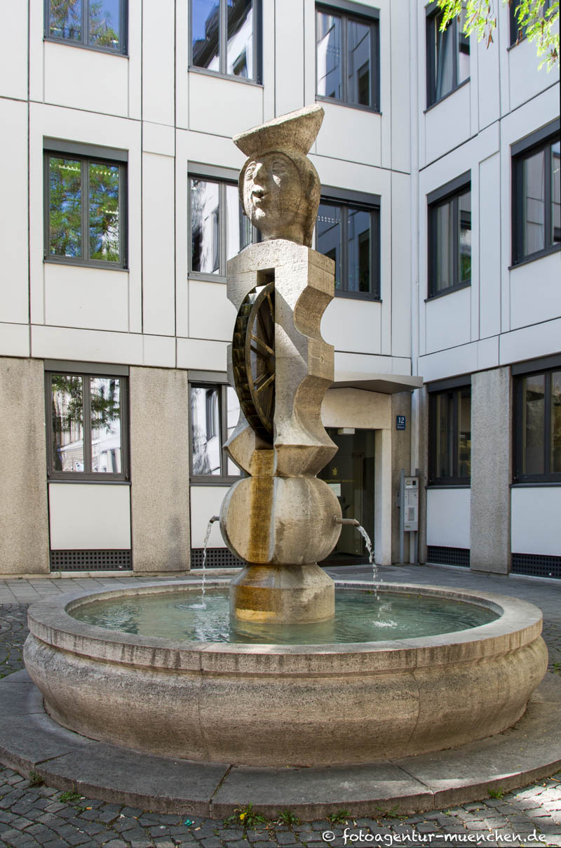 Radspielerbrunnen - Rauch Ernst Andreas – Denkmal/Kunstwerk in München