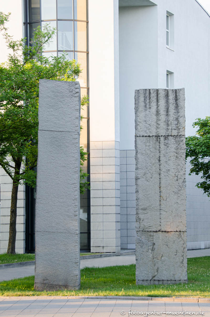 Stelen - Rückriem Ulrich – Denkmal/Kunstwerk in München