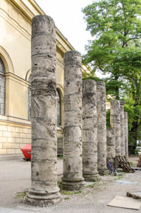 Ehemalige Säulen des Nationaltheaters