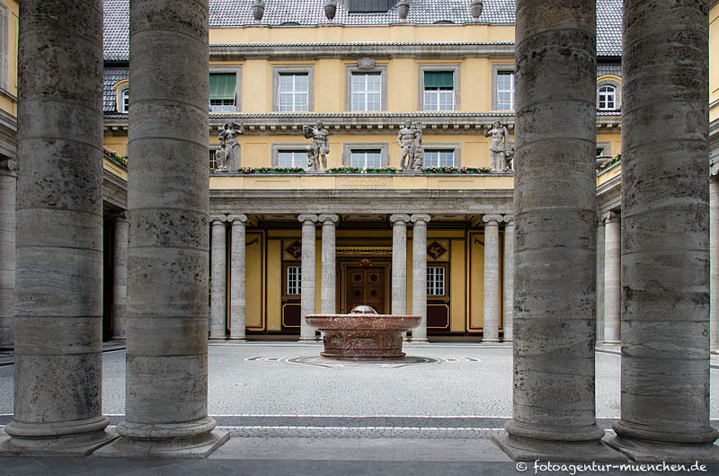 Münchner Rückversicherung - Innenhof