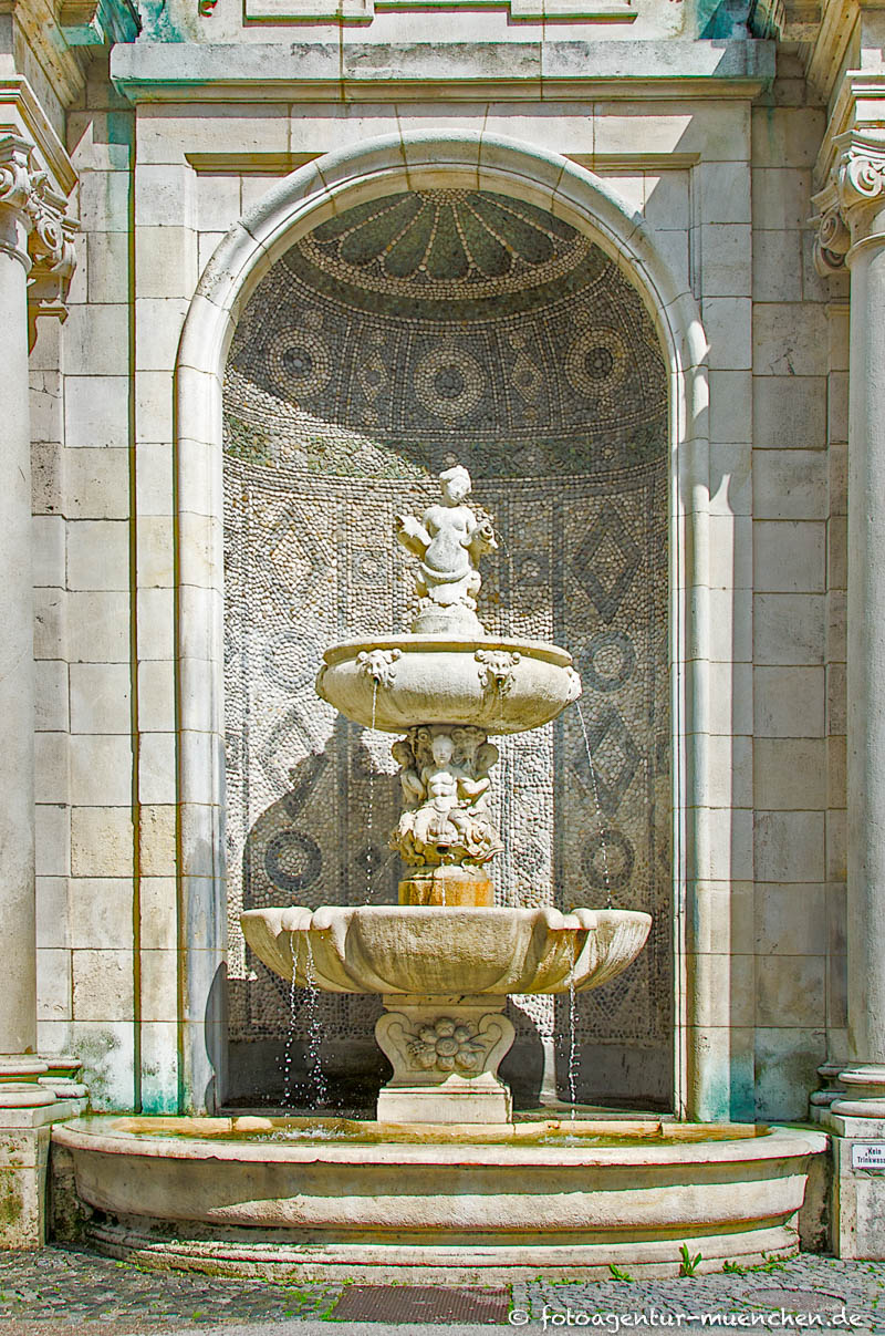 Fischfrau - Rauch Josef – Denkmal/Kunstwerk in München