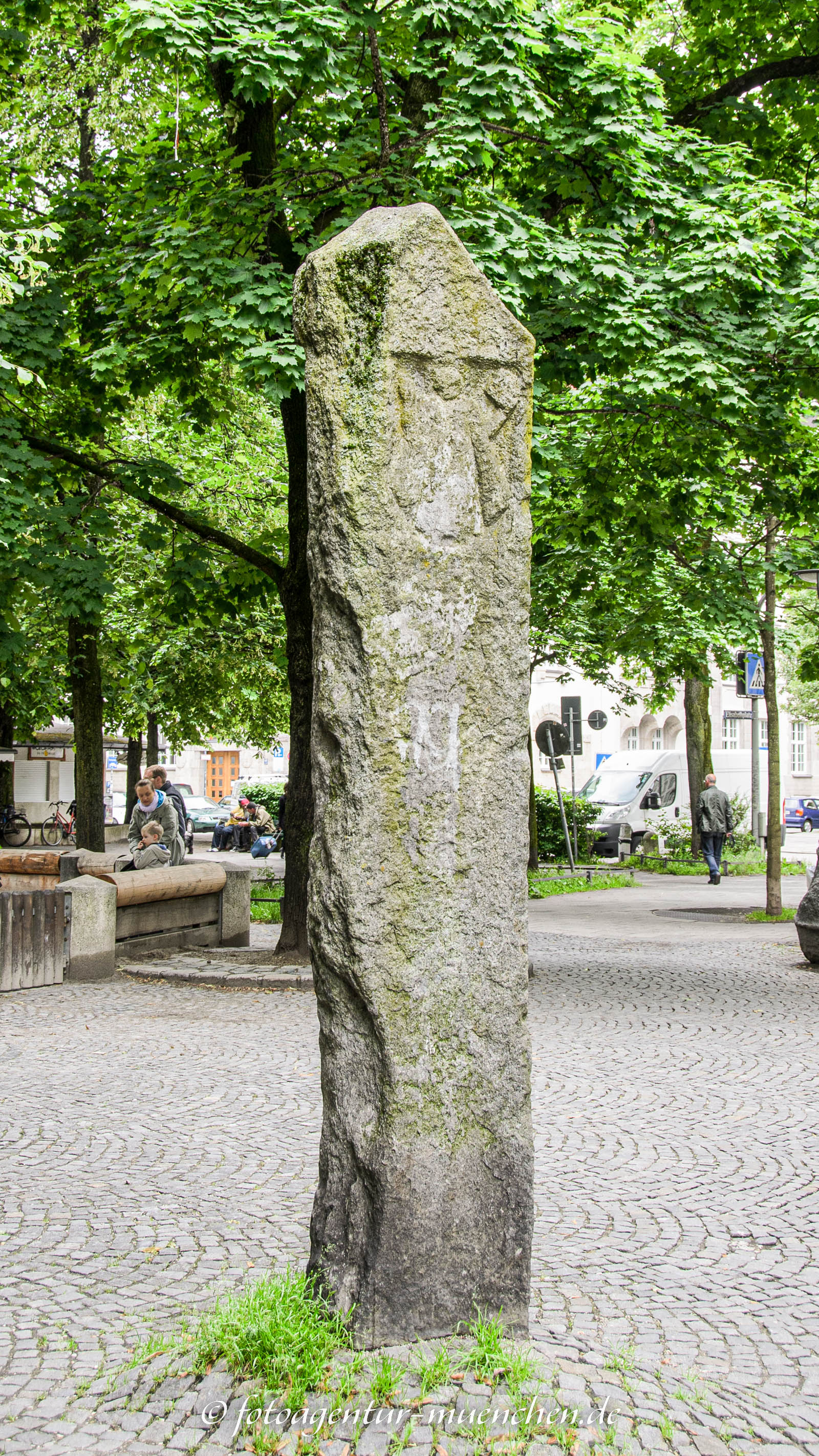 Burgfriedensäule - Elisabethplatz