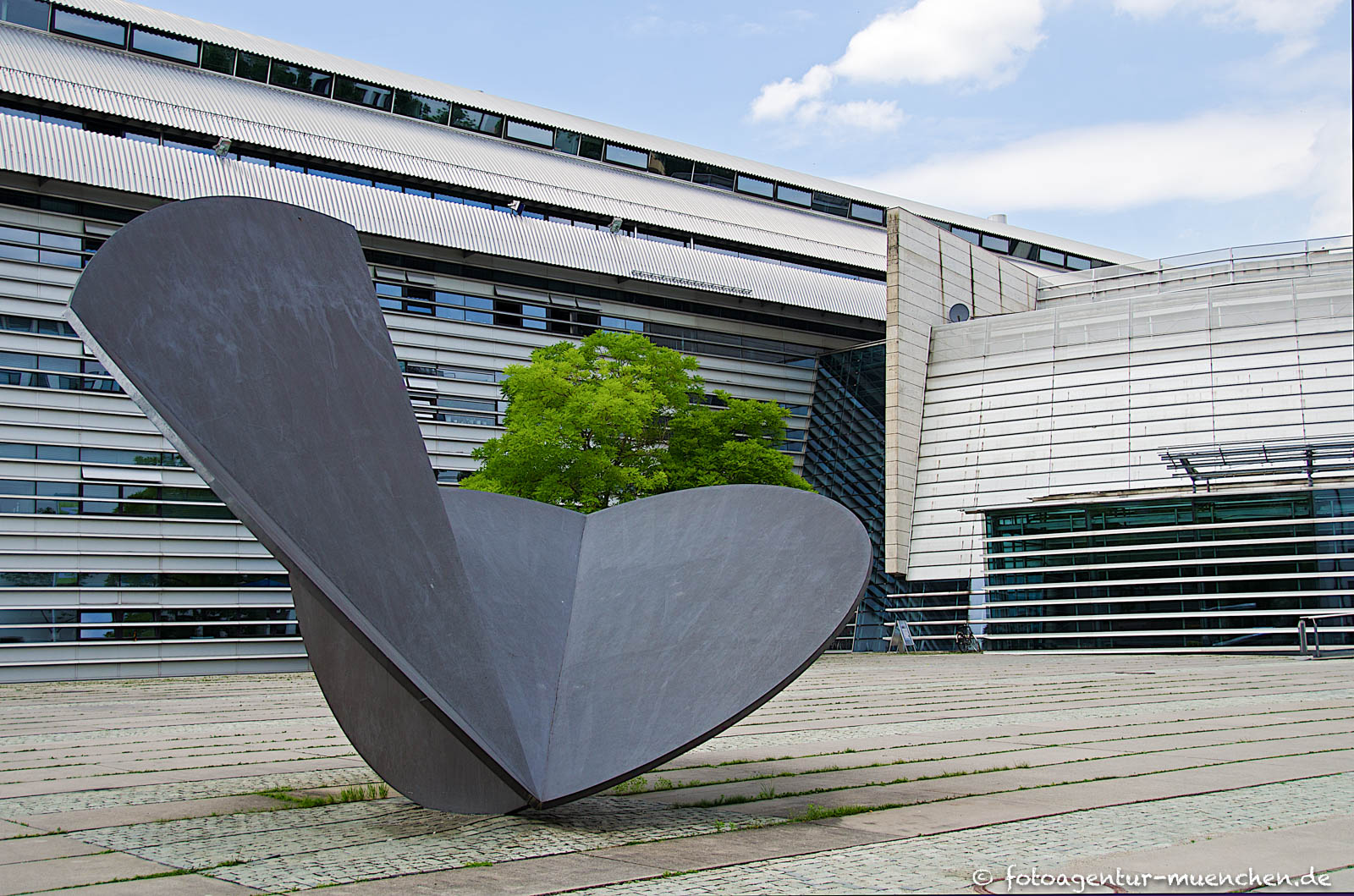 Große Blattfigur