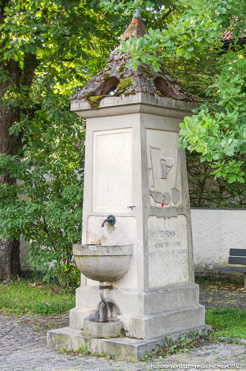 Utabrunnen - Erlacher August – Denkmal/Kunstwerk in München