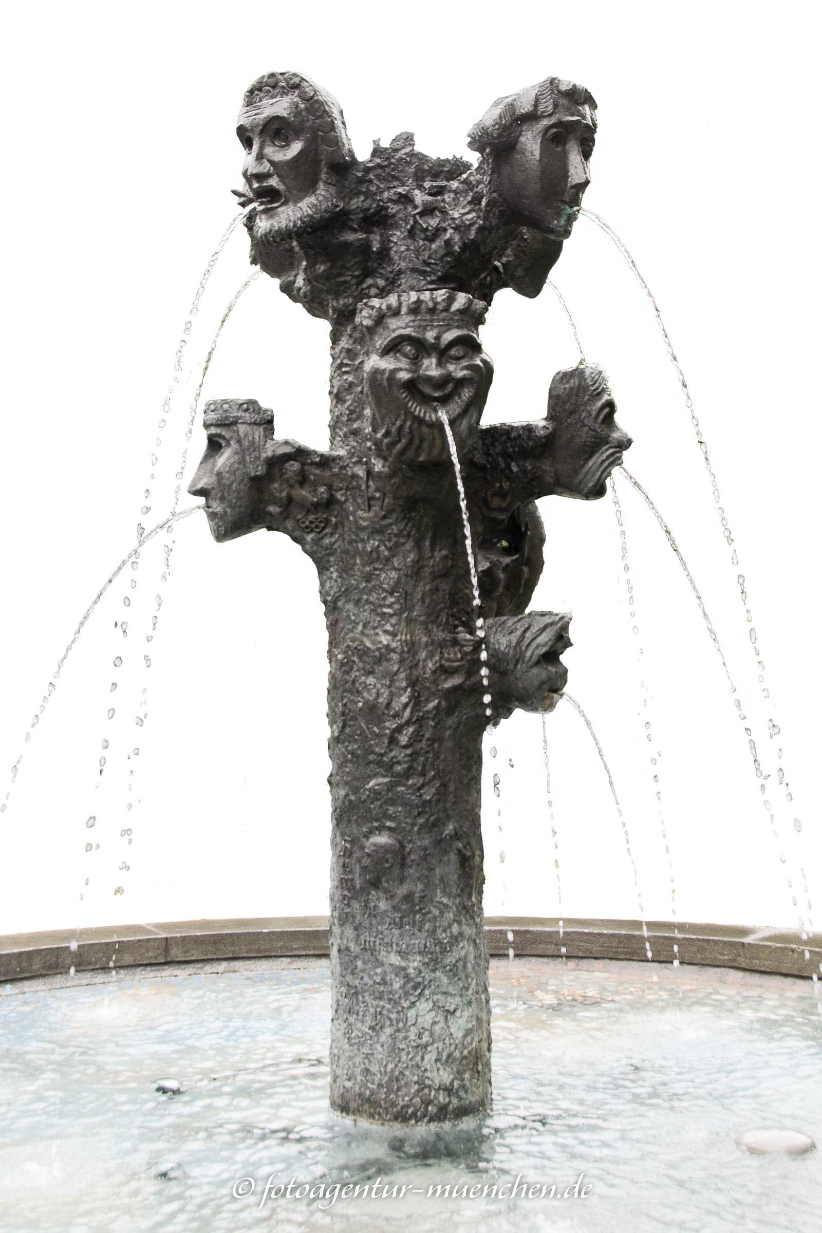 Artur-Kutscher-Brunnen