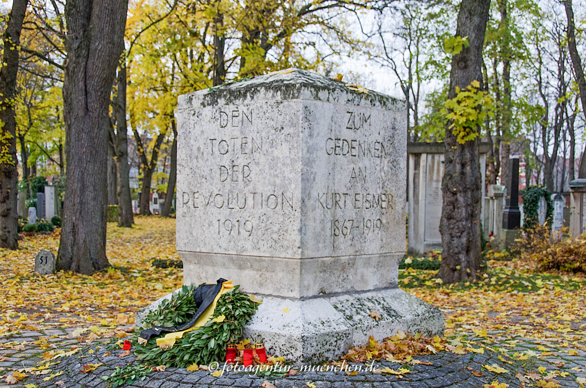 Gedenkstein Kurt Eisner / Revolution - Frick Konstantin – Denkmal/Kunstwerk in München