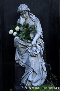 Gerhard Willhalm – Trauernde