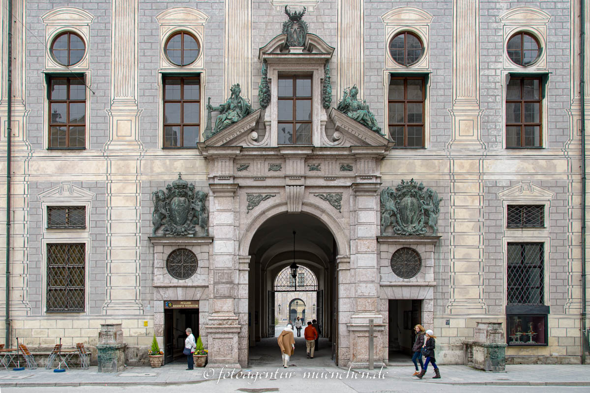 Residenzportal ohne Löwen