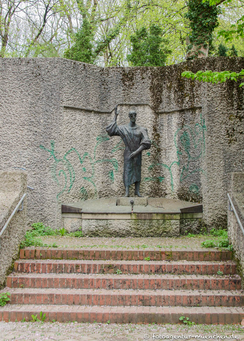 ? - Brunnen – Denkmal/Kunstwerk in München