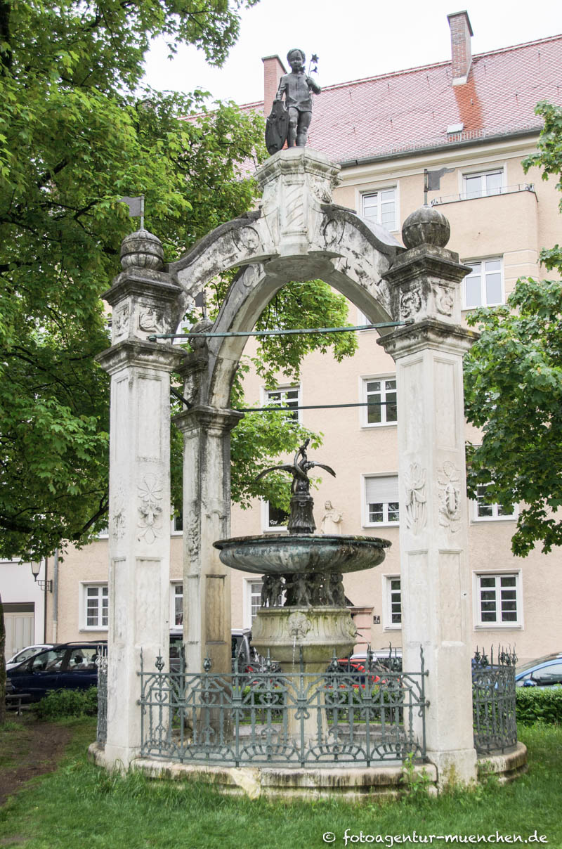 Reiherbrunnen - Fischer Theodor, Flossmann Josef – Denkmal/Kunstwerk in München