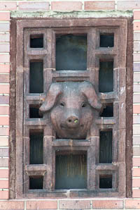 Gerhard Willhalm – Relief im Schlachthof