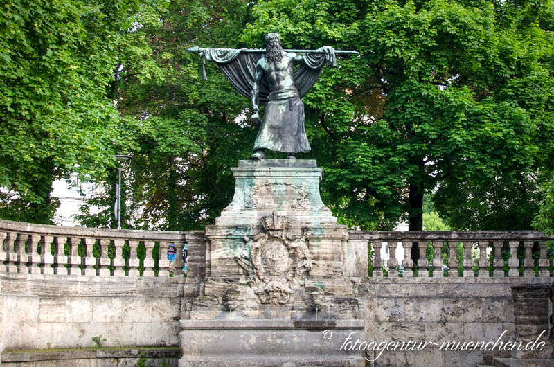 Schmid-von-Kochel-Denkmal - Ebbinghaus Carl, Sattler Carl – Denkmal/Kunstwerk in München