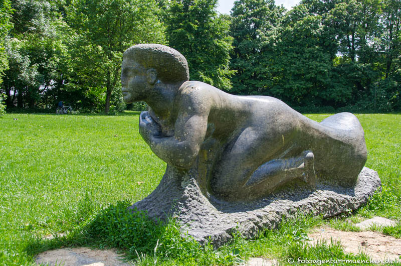 Isis, auf den Wellen schwimmend - Krieger Emil – Denkmal/Kunstwerk in München