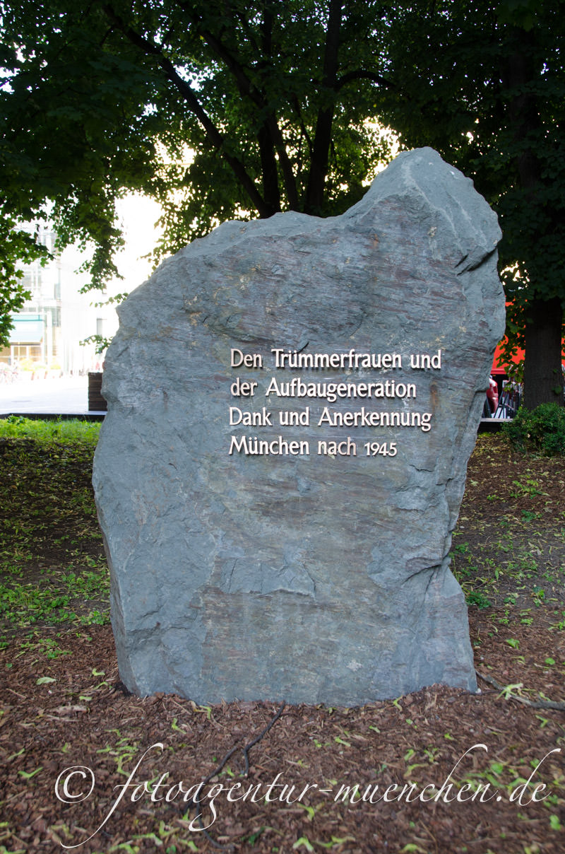 Denkmal für die Trümmerfrauen – Denkmal/Kunstwerk in München