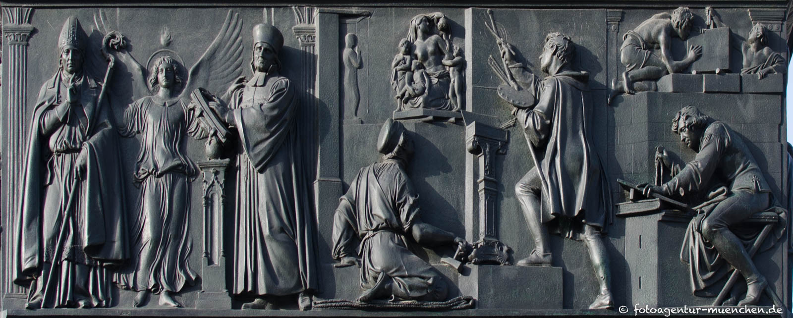 Max I. Denkmal - Relief